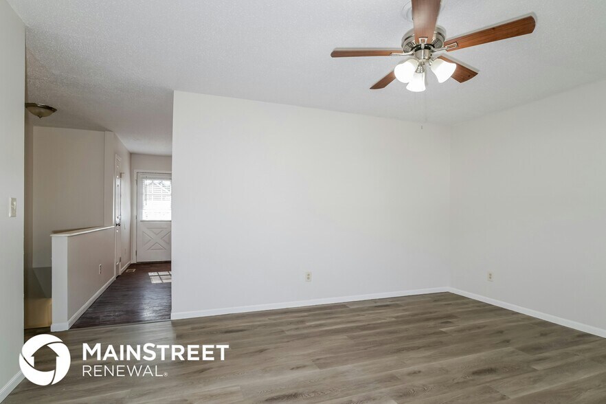 Building Photo - 1094 Eagle Nest Dr