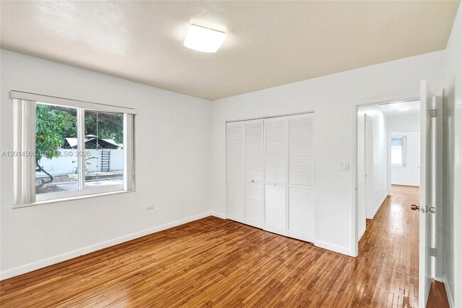Building Photo - 2420 SW 16th St