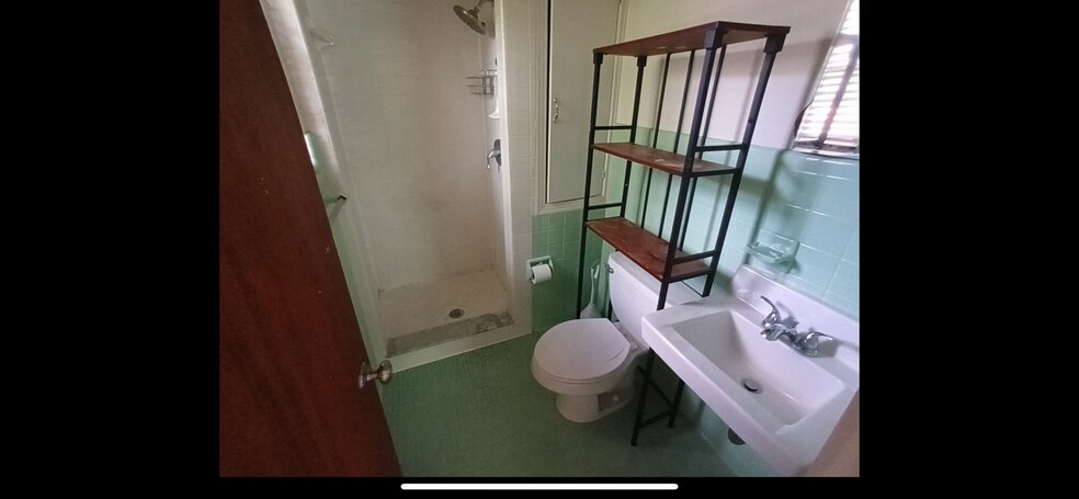 Building Photo - 2943 Saint Johns Ave