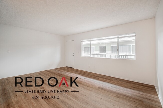 Building Photo - 916 S Carondelet St