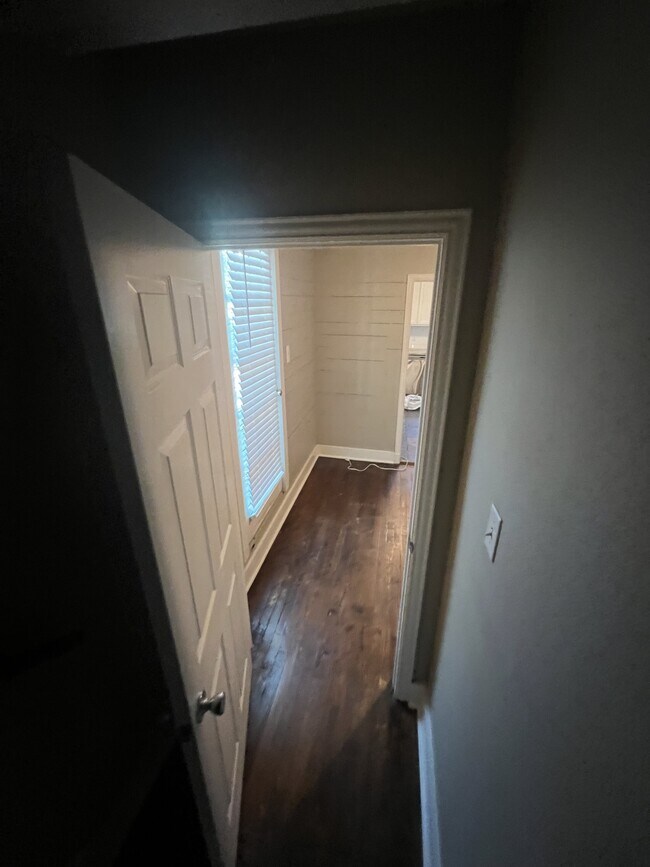 Building Photo - 300 W Dexter Dr