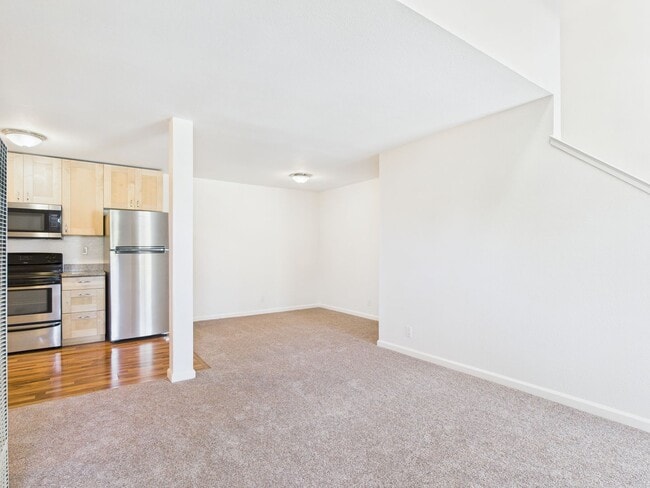 Building Photo - 2 bedroom loft unit now available at Cypre...