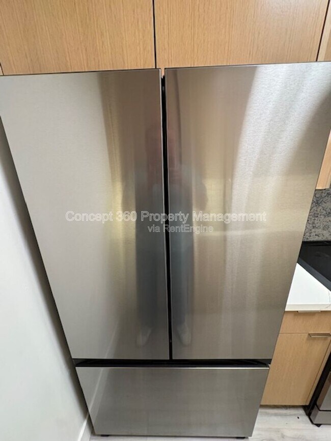 Building Photo - 1139 E Ocean Blvd