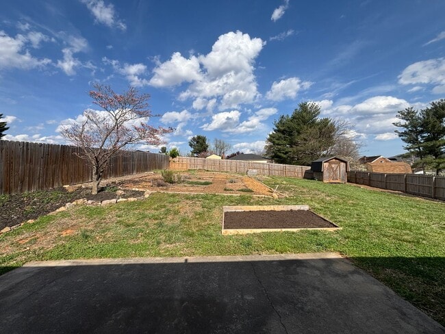 Building Photo - 3615 Ellen Dr