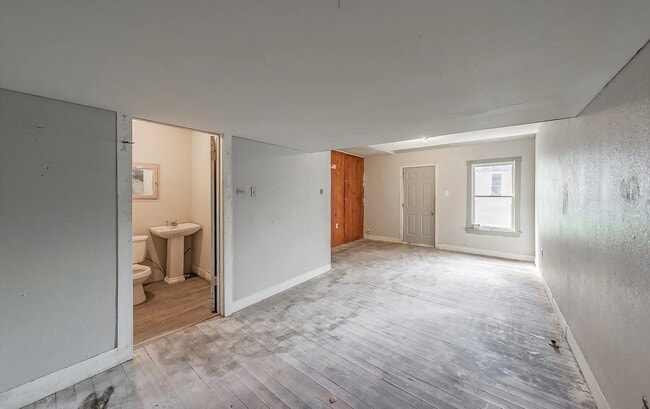 Building Photo - 2700 Grim Ave