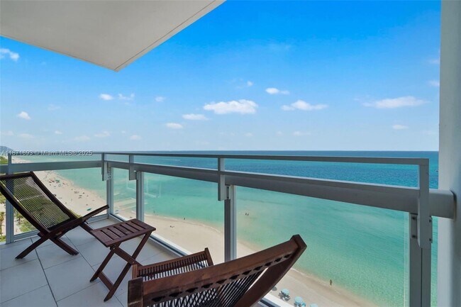 Building Photo - 6801 Collins Ave