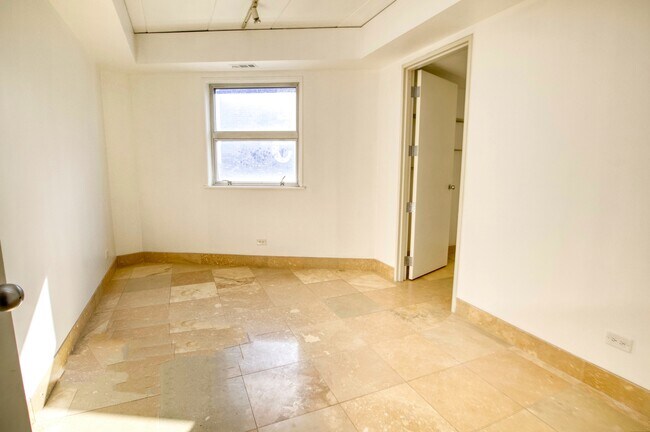 Building Photo - 2500 S Halsted St