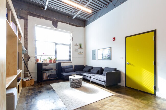 Building Photo - 676 Marshall Ave