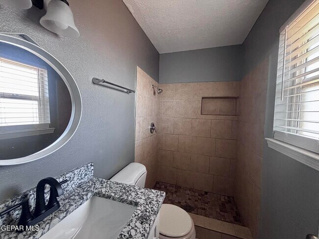 Building Photo - 11137 Pink Coral Dr
