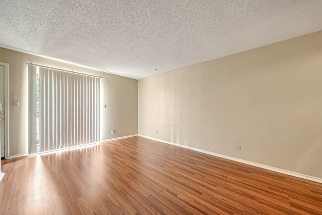 Building Photo - 2501 Gulf Fwy