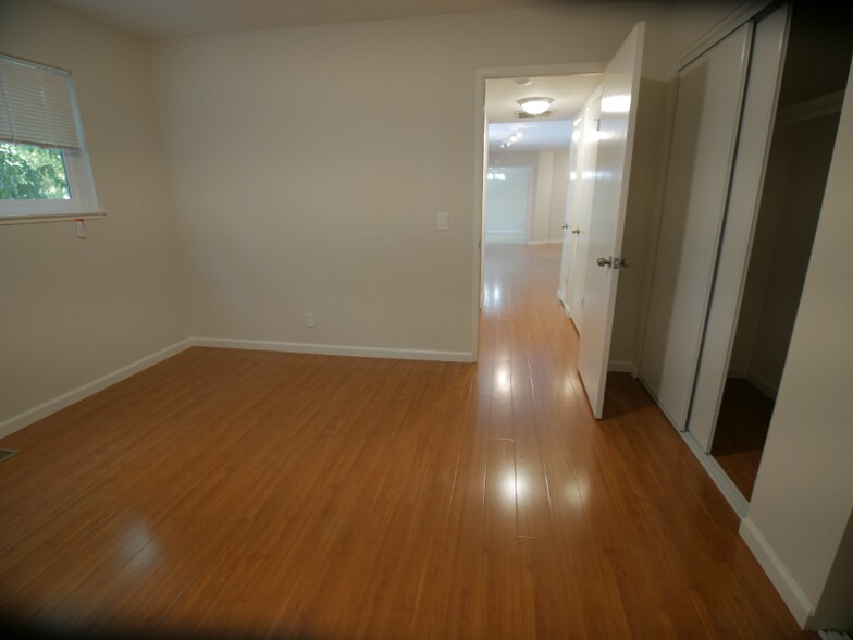Building Photo - 1285 Manchester Dr
