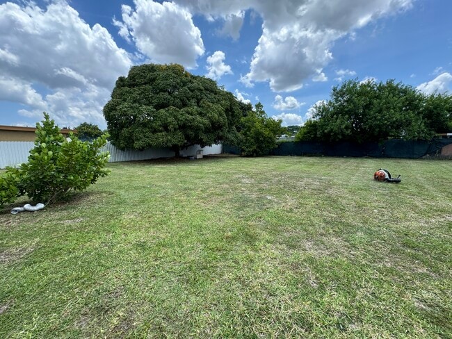 Building Photo - 17472 SW 105th Ave