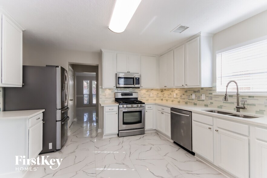 Building Photo - 20119 Mammoth Falls Dr