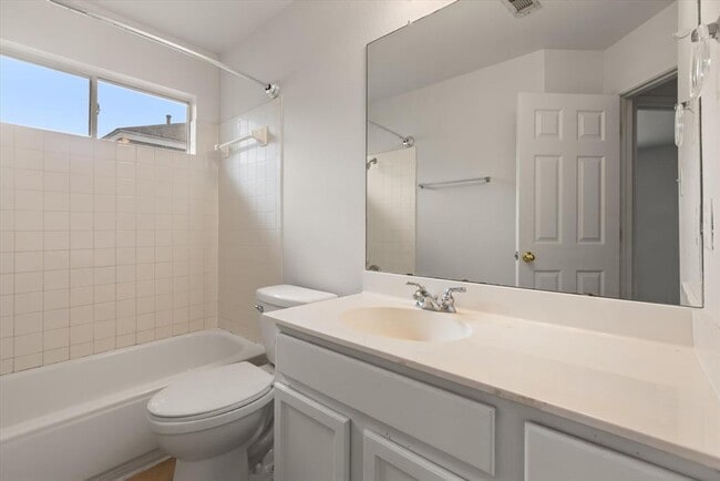 Building Photo - 909 Settlement Cove