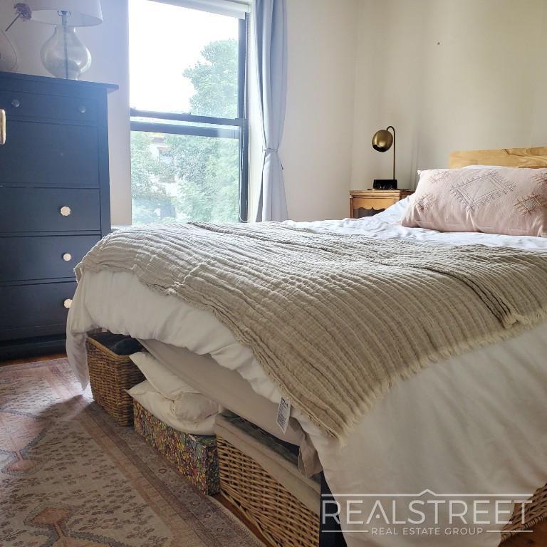 Building Photo - Charming 2BR with loads of sunlight in North Park Slope