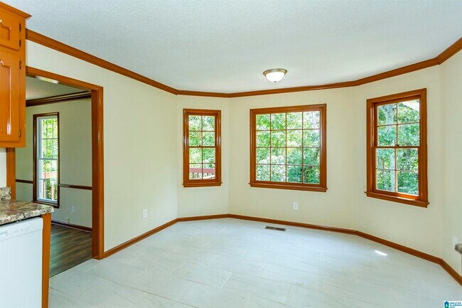 Building Photo - 917 Old Oak Trce