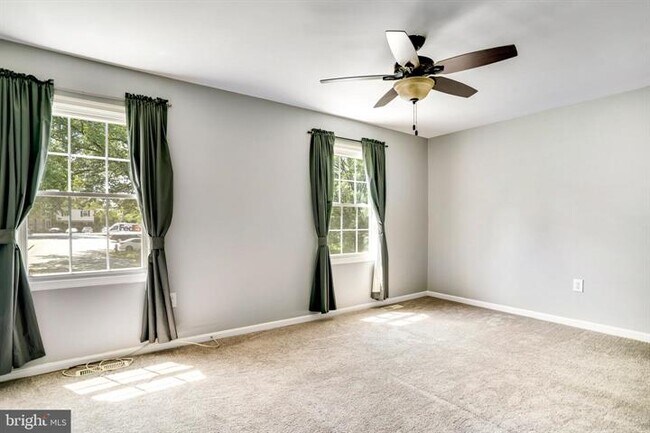 Building Photo - 4905 Van Walbeek Plz