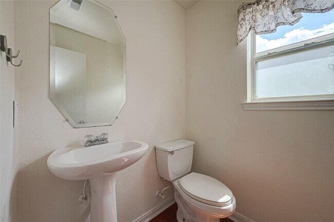 Building Photo - 18110 Shallow Leaf Ln