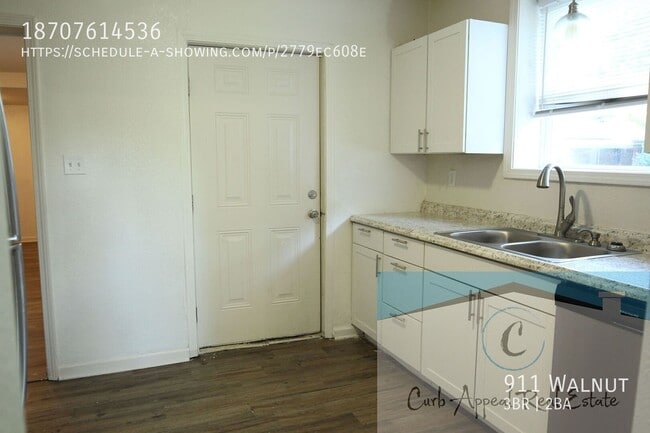 Building Photo - 911 Walnut-