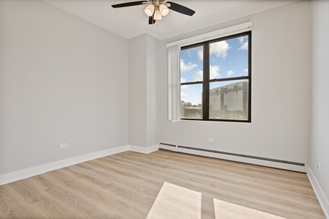 Building Photo - 1625 W Howard St