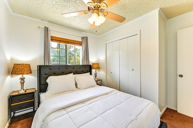 Building Photo - 220 Mitchell St