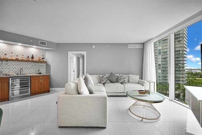 Building Photo - 250 Sunny Isles Blvd
