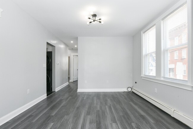 Building Photo - 540 61st St