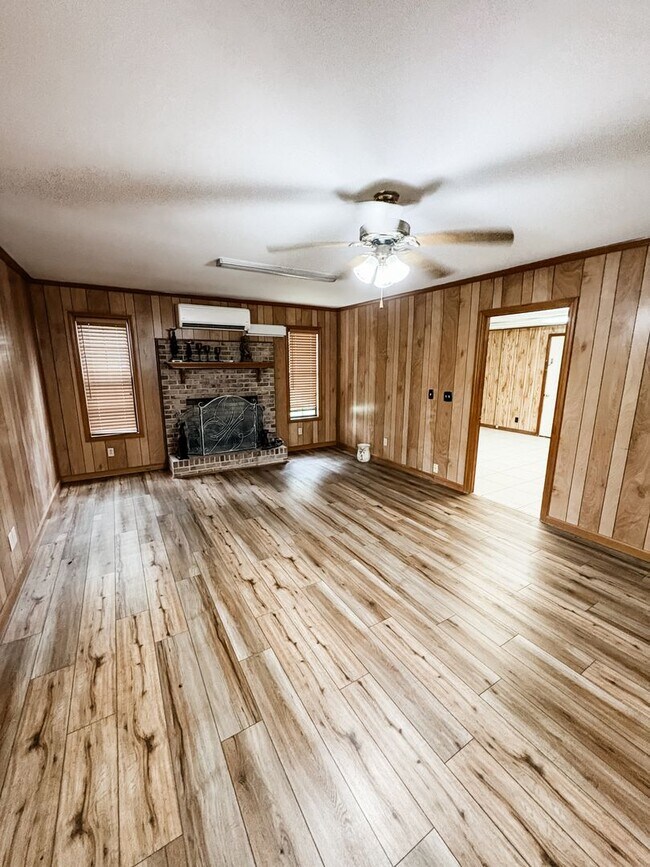 Building Photo - Beautiful 3BR/1BA in the country
