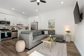 Building Photo - 1313 Hunt St