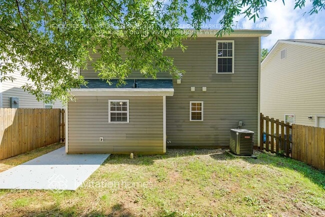 Building Photo - 236 Pangle Dr
