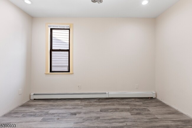 Building Photo - 108 Paine Ave