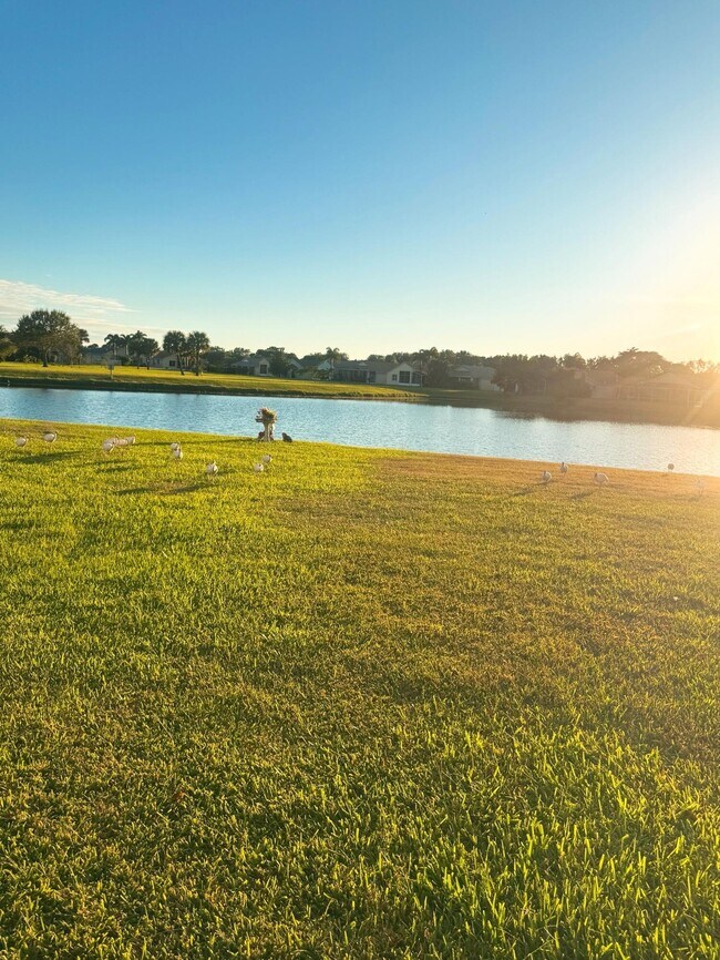 Building Photo - 532 SW Indian Key Dr