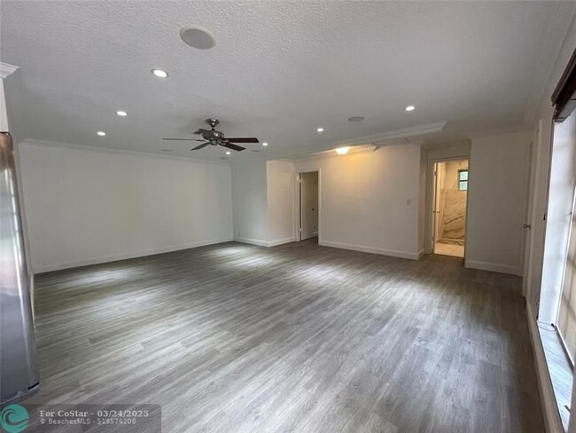 Building Photo - 641 SW 8th Ave