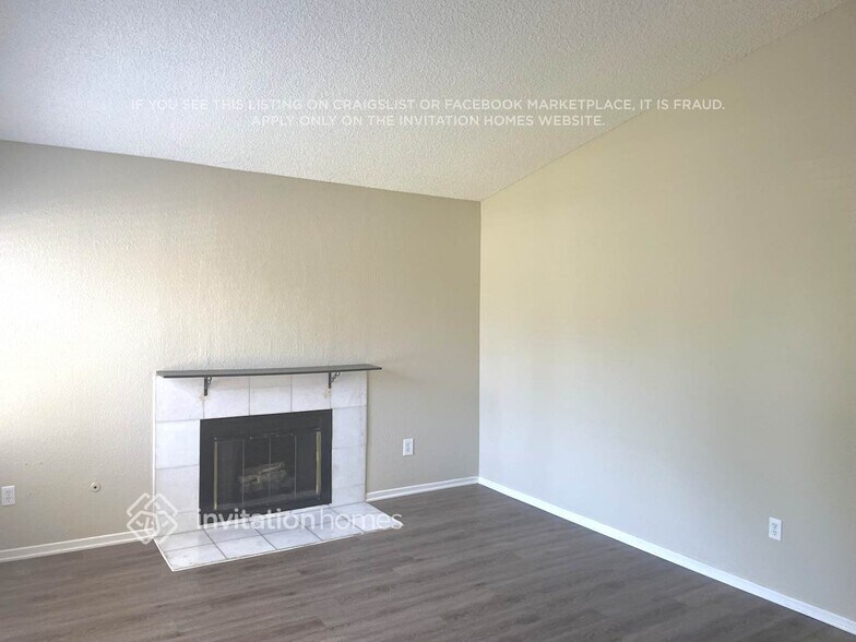 Building Photo - 2155 E Alondra St