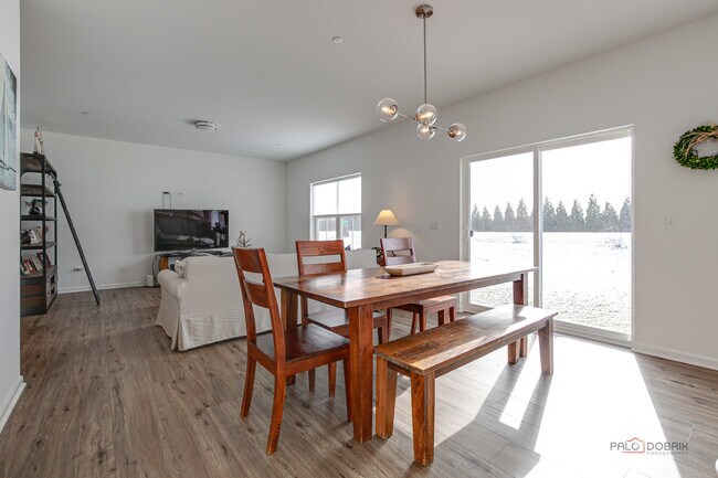 Building Photo - 2490 Olivia Ct