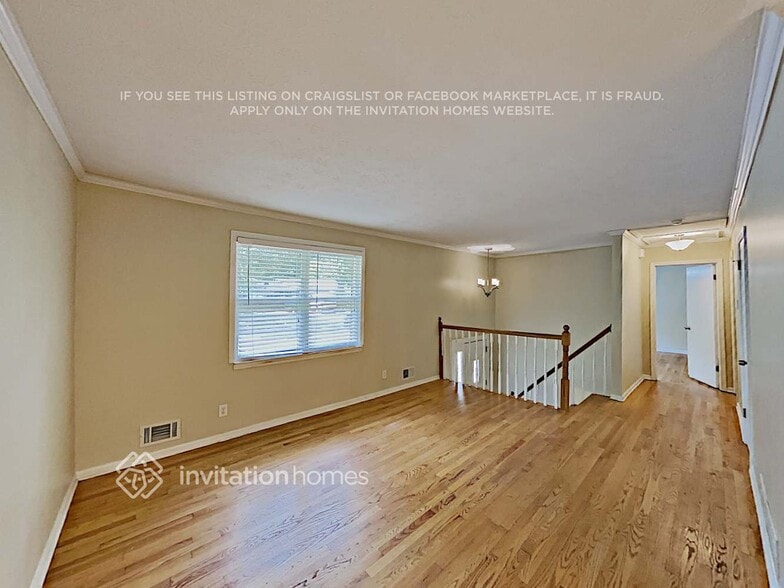 Building Photo - 2462 Lakewood Dr NW