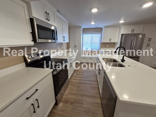 Building Photo - 1624 S 210 W