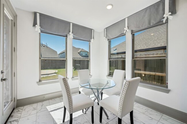 Building Photo - 2122 Mallow Ln