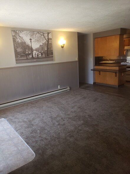 Building Photo - 4012 Carson Dr SE