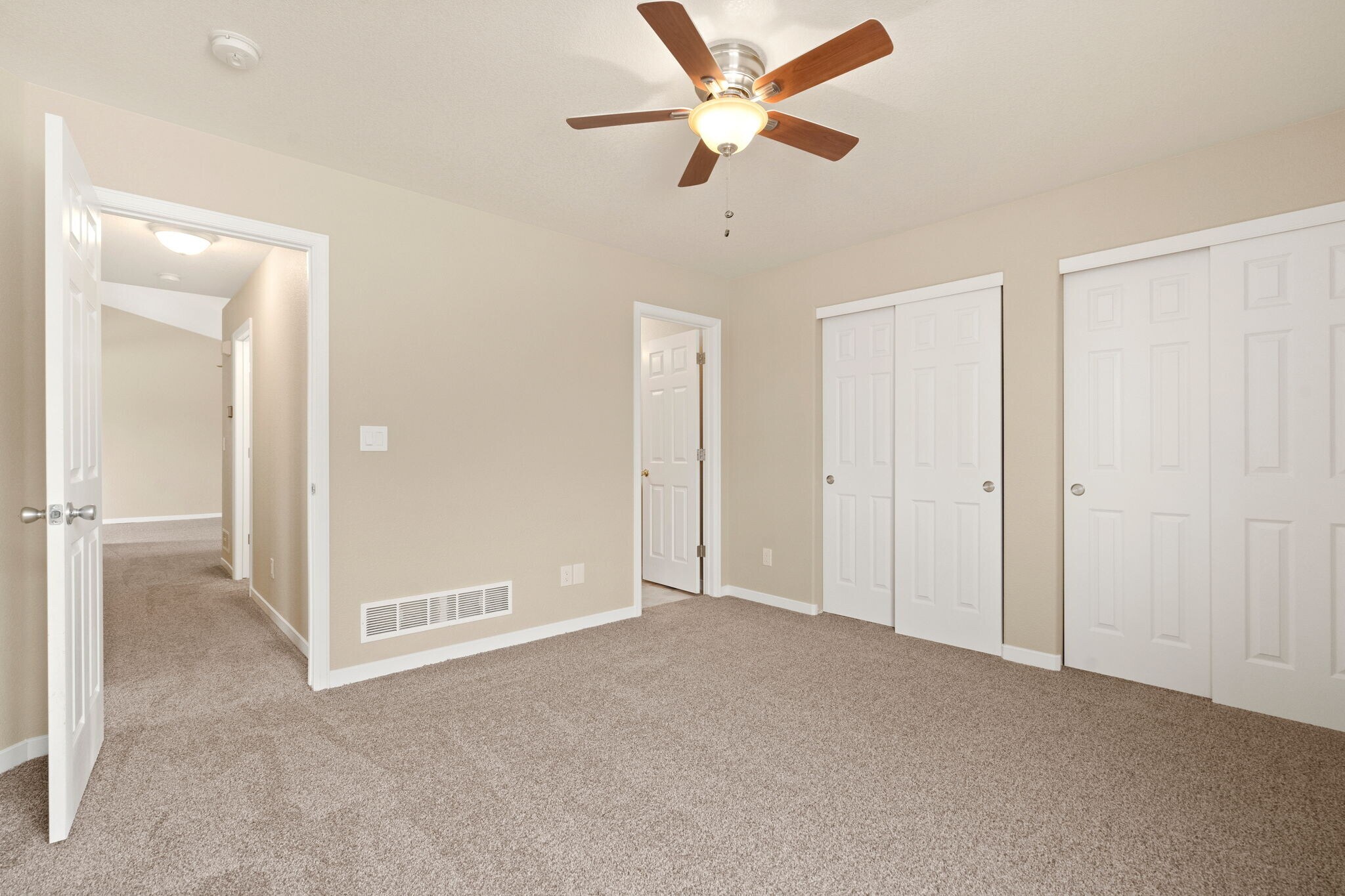 Building Photo - 3761 Mt Flora St