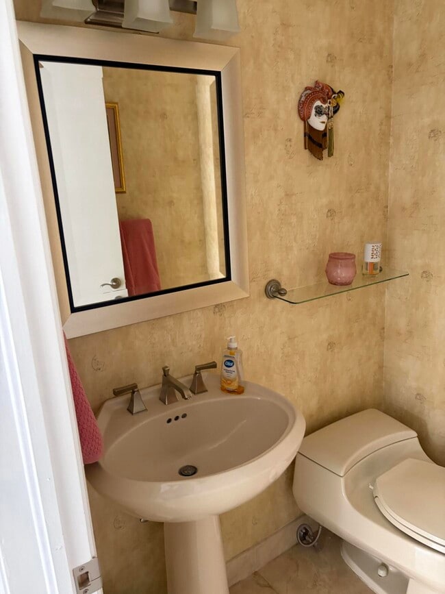 Building Photo - 13186 Touchstone Pl