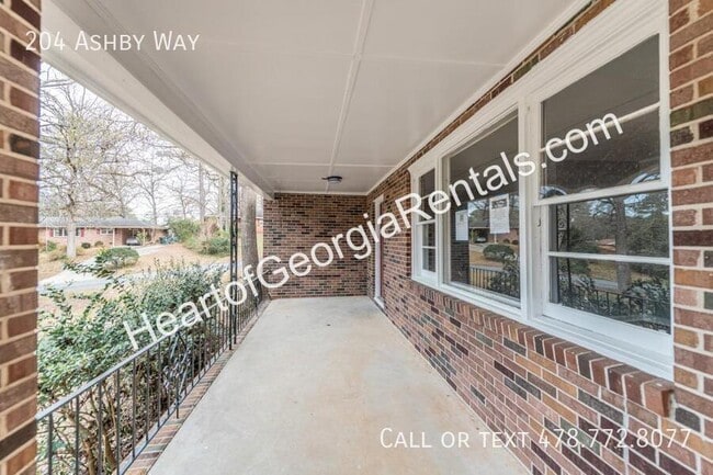 Building Photo - 204 Ashby Way