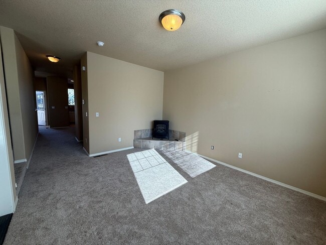 Building Photo - g434