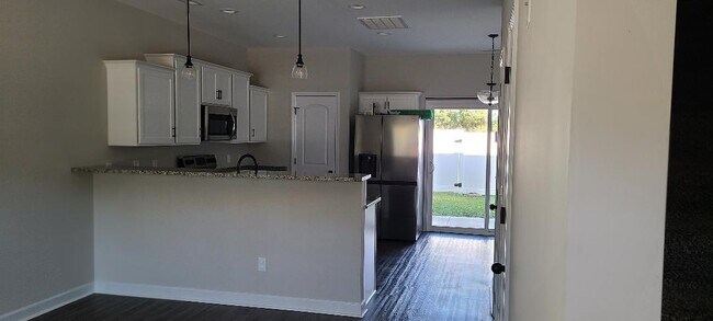 Building Photo - 33 Catalina Cir
