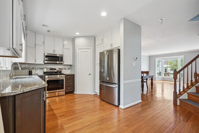 Building Photo - 7035 Fieldhurst Ct