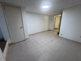 Building Photo - 174 Carey Ave