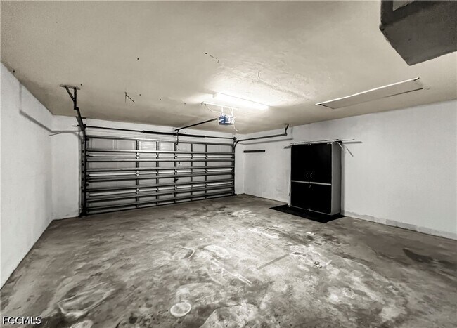 Building Photo - 208 SE 17th St
