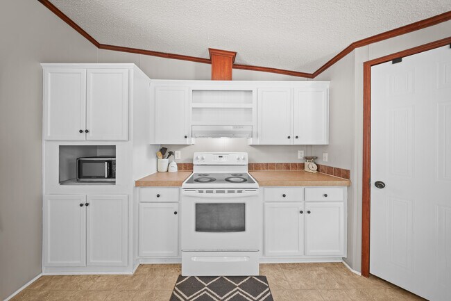 Building Photo - 1783 Wilkinson Rd