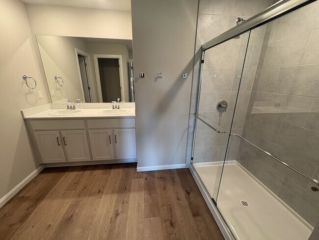 Building Photo - 15910 East 75th St N