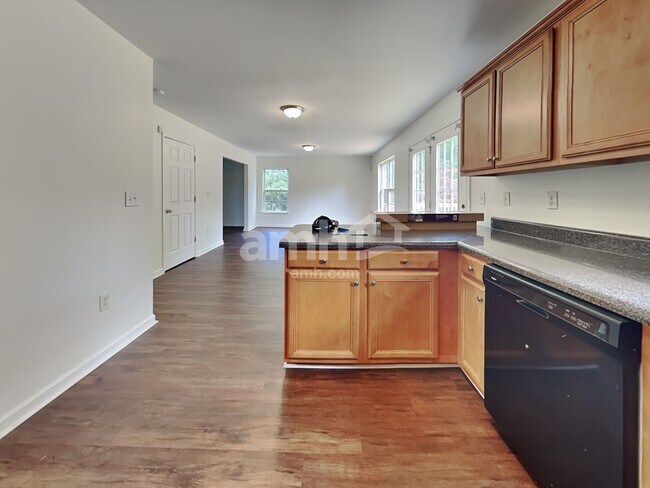 Building Photo - 5 Natalie Ct